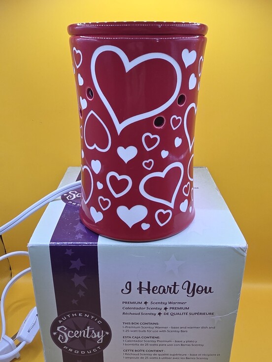 Scentsy Other - ❤️ 2010 Scentsy Valentine Electric Wax Warmer Red I Heart You - Retired